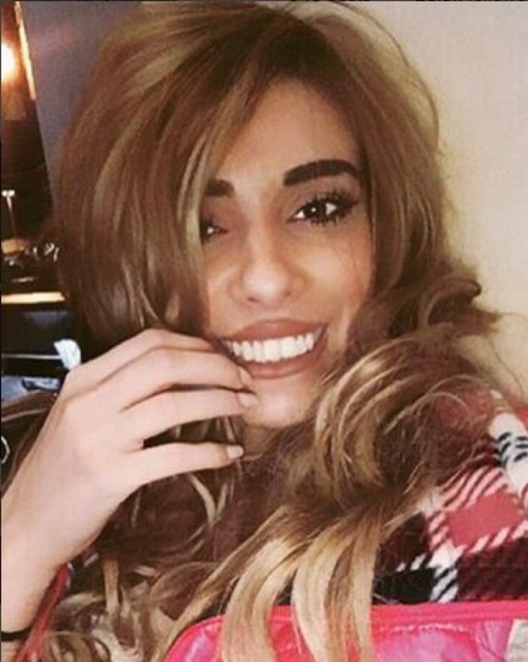 Μίνα Αρναούτη: Στέκεται ξανά στα πόδια της [εικόνα]