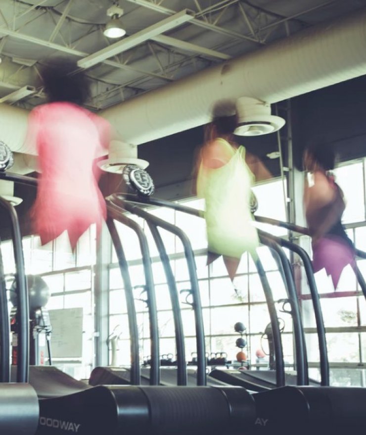 Αυτό είναι το μυστικό στο διάδρομο γυμναστικής για σμιλεμένους γλουτούς!