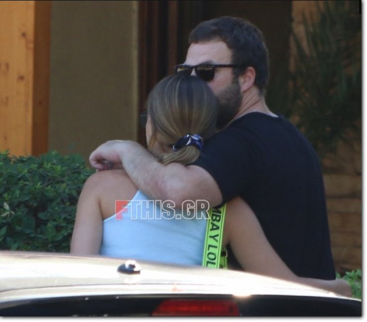 Τρυφερές στιγμές για Ελληνίδα τραγουδίστρια και τον σύντροφό της…