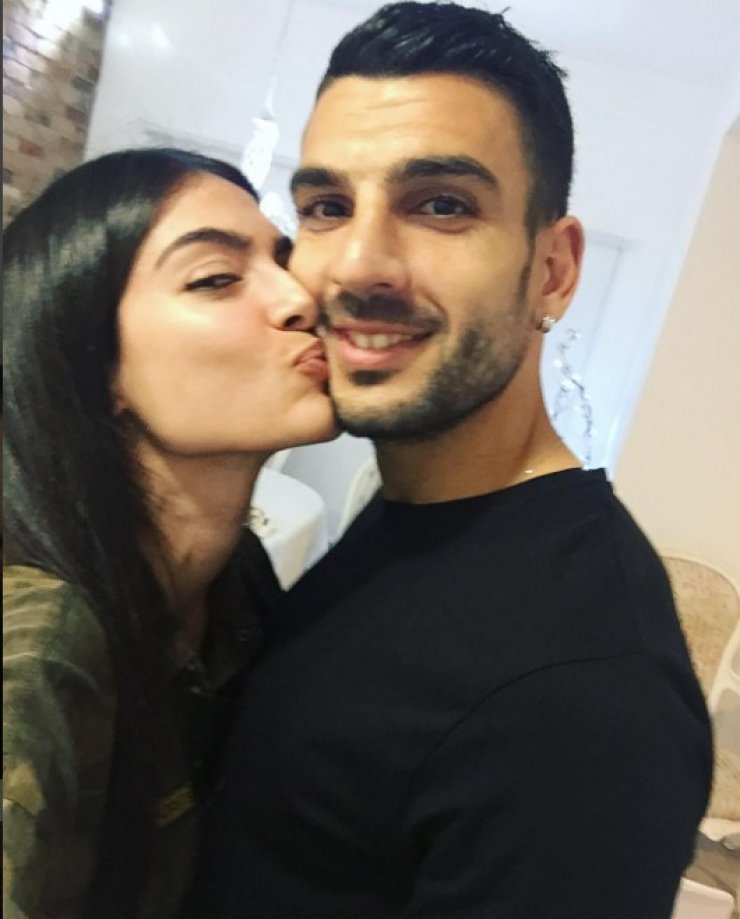 Άντρεα Κυριάκου: Δείτε το Γιώργο Μερκή να της τραγουδά το "Χρόνια Πολλά"