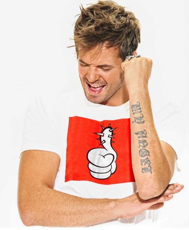 Nίνο: Η χριστουγεννιάτικη φωτογραφία... με τη σύζυγο και τα παιδιά του!