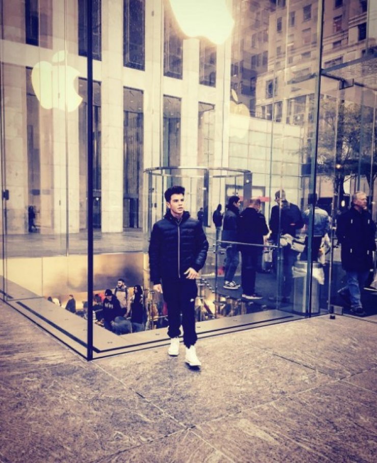 Άγγελος Λάτσιος: Πως περάσε και με ποιον τα Χριστούγεννα ο γιος της Ελένης Μενεγάκη