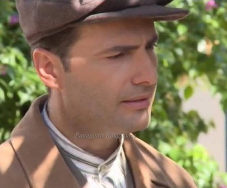 Παναγιώτης Μπουγιούρης: Ο πάρανομος έρωτας και τα καυτά φιλιά