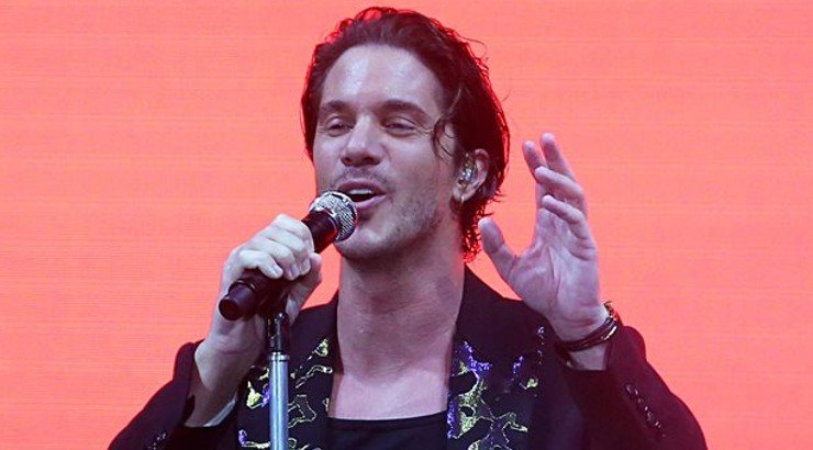 Νίκος Οικονομόπουλος: Είναι ερωτευμένος και δείτε πρώτη φορά το κορίτσι του [εικόνες]