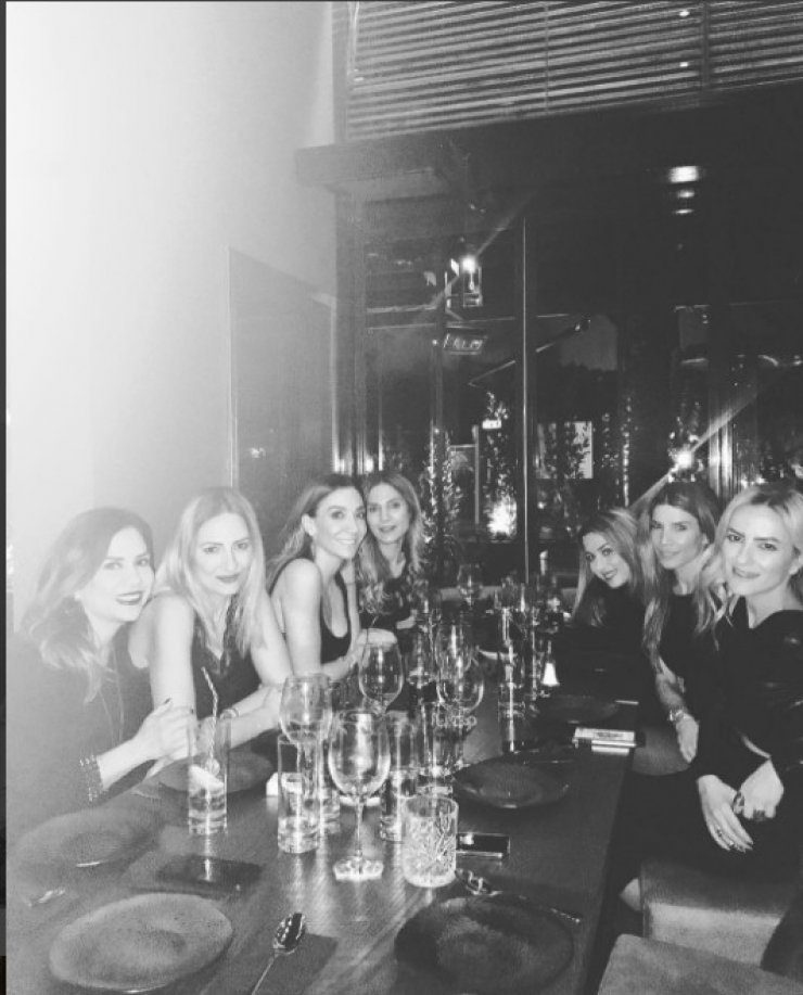 To party έκπληξη που συγκέντρωσε επώνυμες Κύπριες