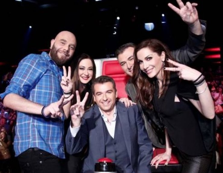 Tα τηλεφωνήματα για το μπλουζάκι της Βανδή και τα λάθος πατήματα του κουμπιού