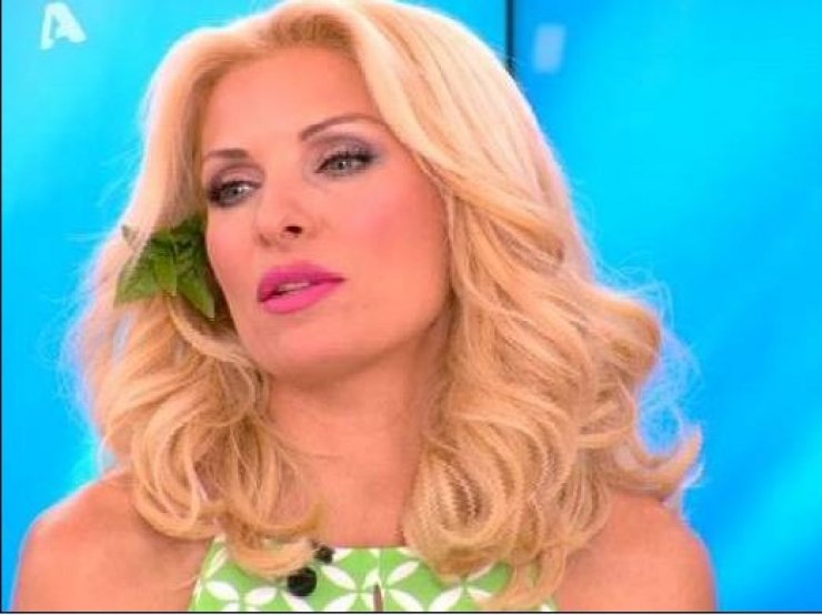 Ελένη Μενεγάκη: "Τέτοιες προσβολές μέσα στην εκπομπή δε θα μου τις κάνεις… Φεύγω"! [βίντεο]