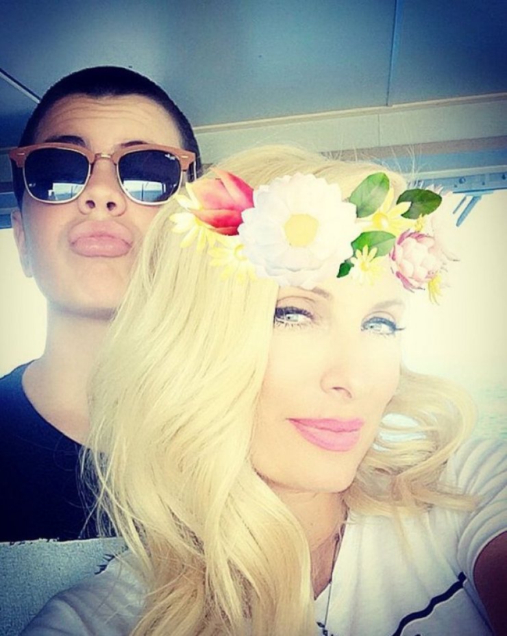 Ελένη Μενεγάκη: Το περιστατικό με τον γιο της, Άγγελο Λάτσιο "Kόντευα να πάθω έμφραγμα"