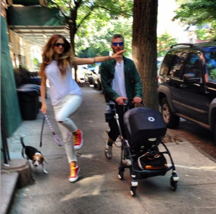 Σοφία Καρβέλα - Θανάσης Πανουργιάς: Κυριακάτικη έξοδος με τον Νίκο jr!