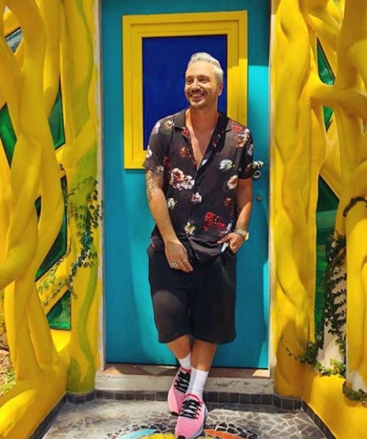 Θα κλάψετε από το γέλιο! Δείτε πως τρώει ο Νικόλας Ιωαννίδης στα γυρίσματα του "Success Story"