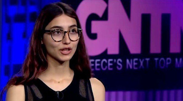 H Ελευθερία Καρναβά από το GNTM έβγαλε το γυαλί, άλλαξε κούρεμα και δεν θα την αναγνωρίσεις [εικόνες]