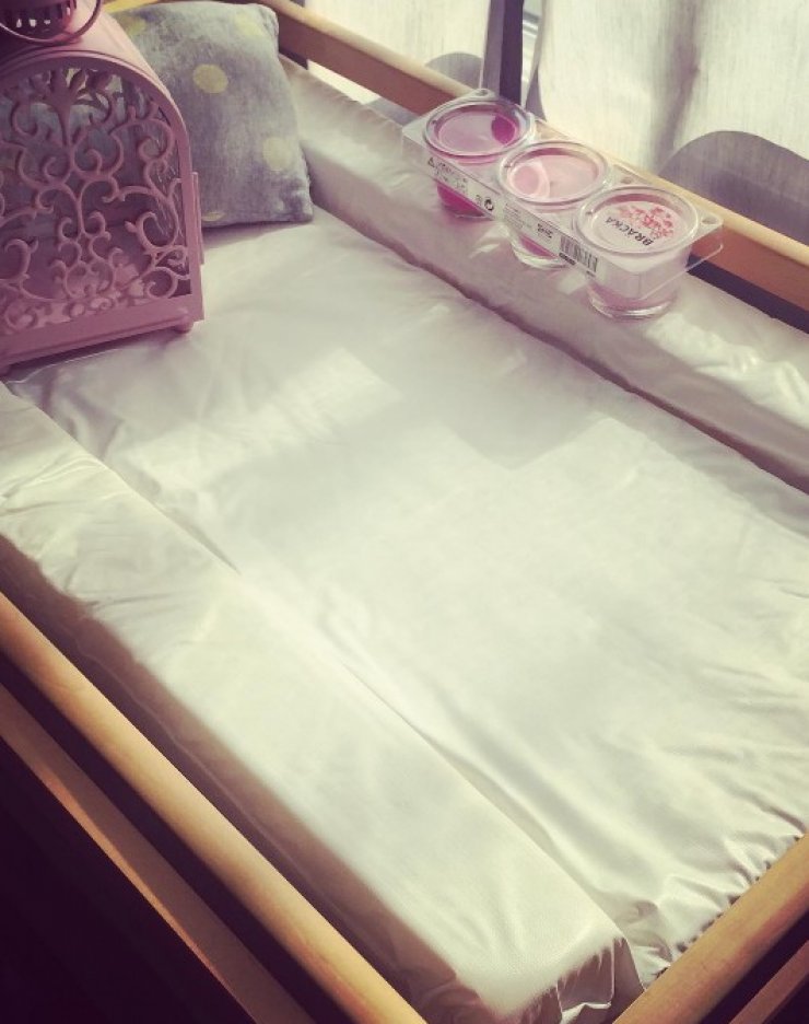 Η επώνυμη Κύπρια ξεκίνησε τις προετοιμασίες για να υποδεχτεί την κορούλα της