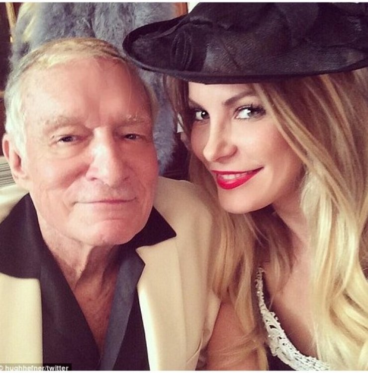 Πώς γιόρτασε τα 88α γενέθλια του ο Hugh Hefner;