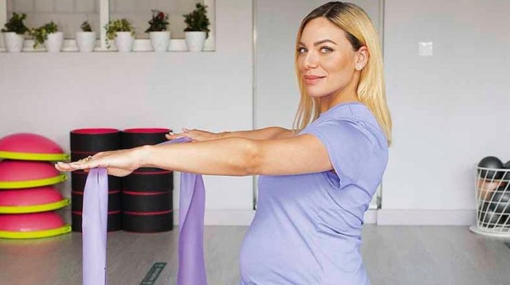 Ιωάννα Μαλέσκου: Aποκάλυψε πόσα κιλά έχει πάρει στον 9ο μήνα της εγκυμοσύνης της