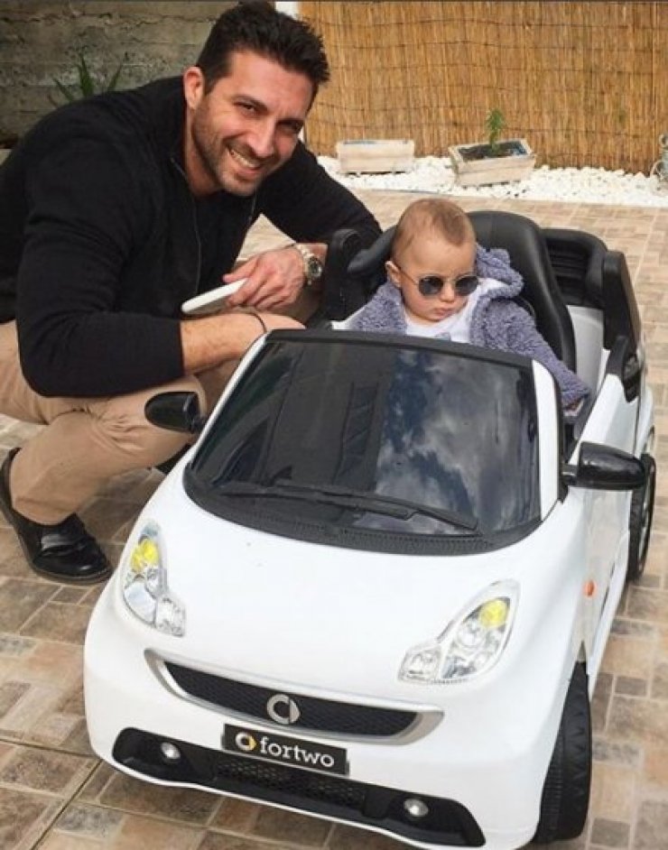 Κυριάκος Πελεκάνος: Η φωτογραφία με τον πατέρα του και τα συγκινητικά του λόγια