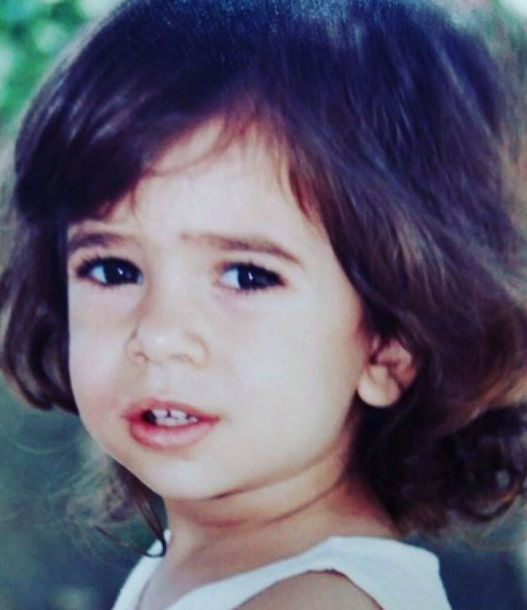 Ποια επώνυμη Κύπρια είναι η μικρή της φωτογραφίας