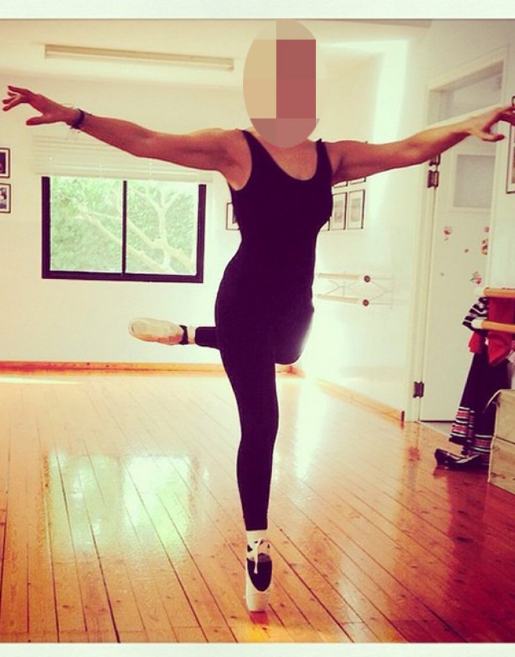 Κι όμως είναι Κύπρια, πρώην παρουσιάστρια, που έχει πολλά χρόνια να πατήσει σε παρκέ μπαλέτου!