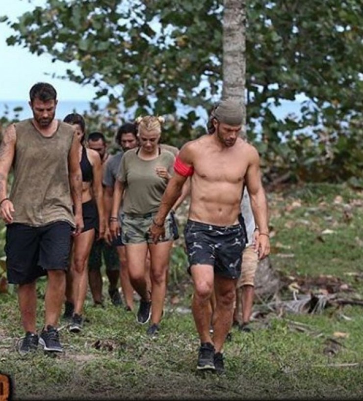 Topless όλες οι γυναίκες των διάσημών στο "Survivor"
