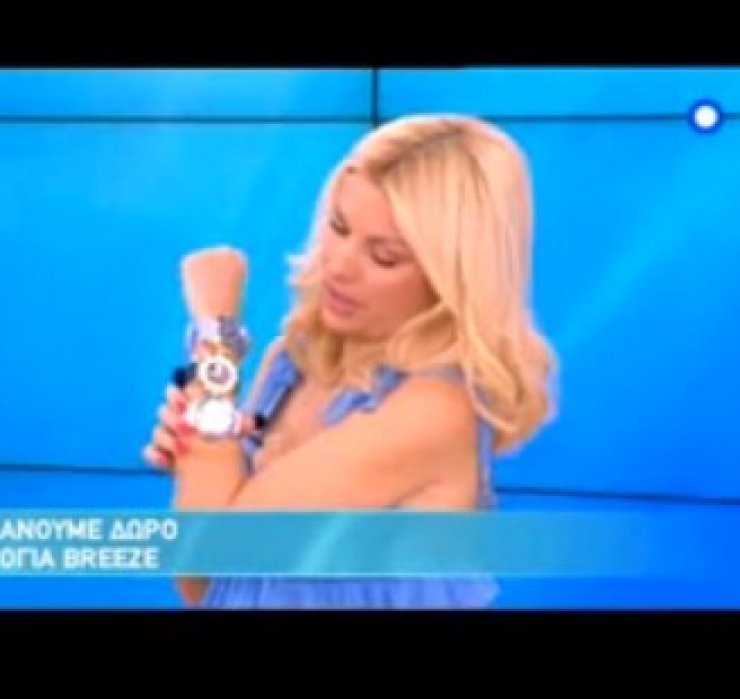 Eλένη Μενεγάκη: Ένιωσε άβολα on air για τις μελανιές στα χέρια της και έδωσε εξηγήσεις