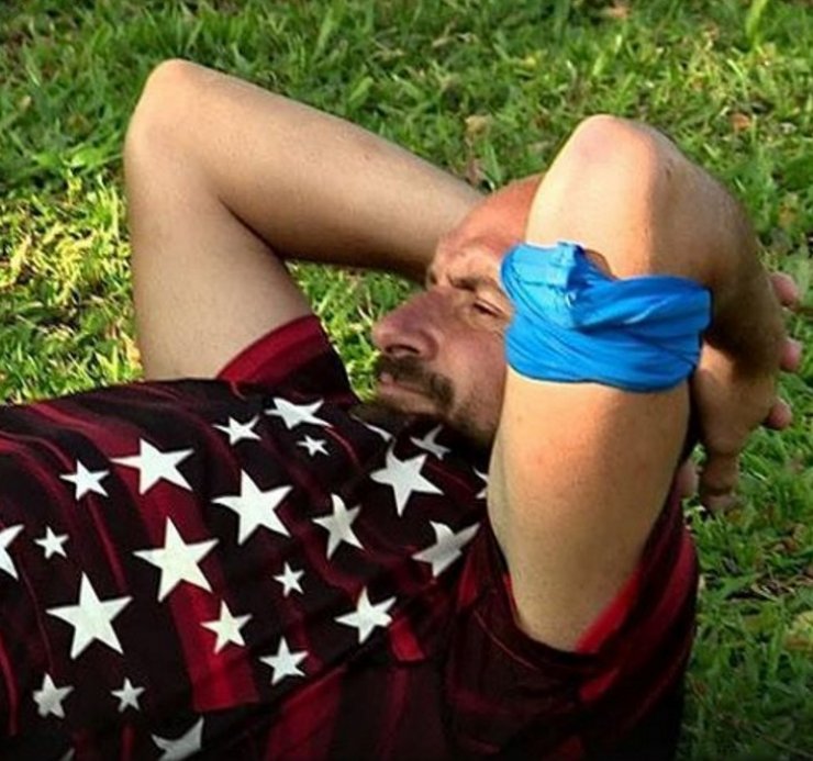 Σοκαριστική αποκάλυψη από τον Γουίλι "Πέταξαν τον Πάνο από την καλύβα με τις κλωτσιές και τον άφησαν να κοιμηθεί έξω"