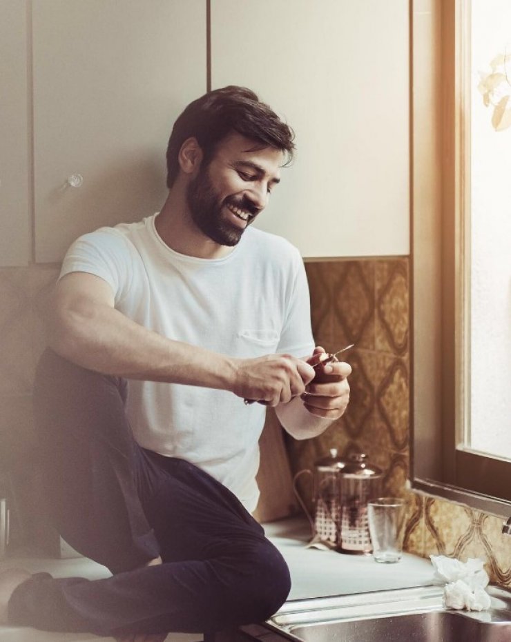 Ανδρέας Γεωργίου: Το νέο του λουκ που μας άφησε με το στόμα ανοικτό 