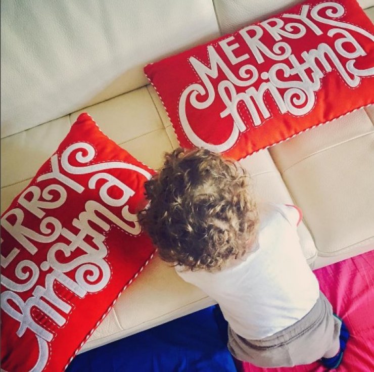 Το μήνυμα που στέλνει ο γιος Κύπριας παρουσιάστριας με αυτή τη φωτογραφία