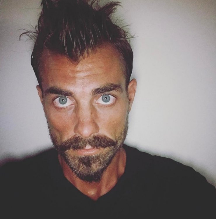 Ο Στέλιος Χανταμπάκης ανοίγει επιτέλους το στόμα του μετά την αποκάλυψη του Σάκη Τανιμανίδη για κλοπή των φαγητών