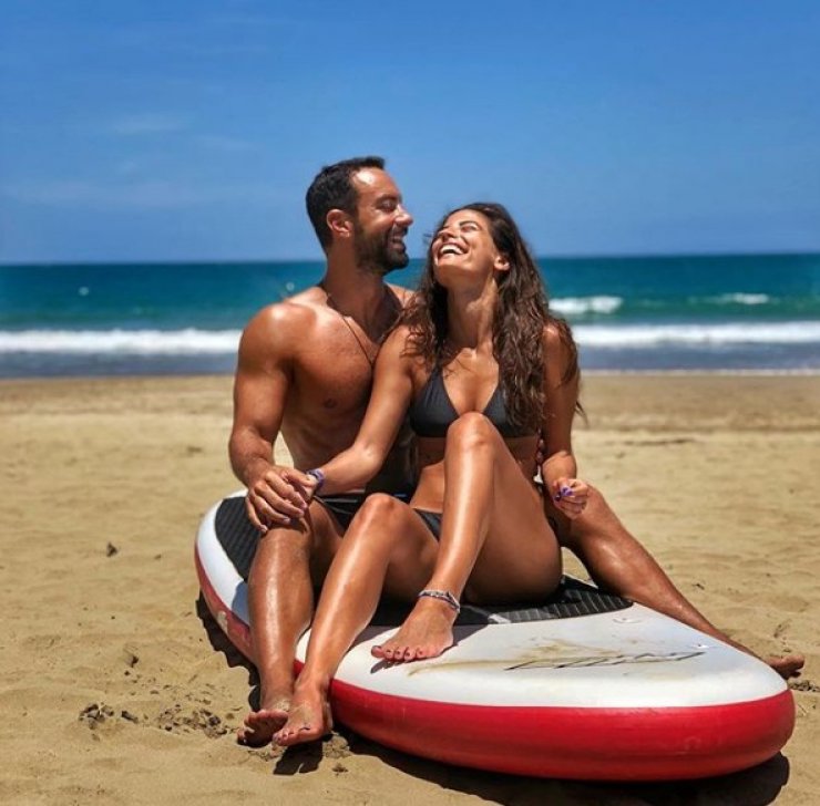 Σάκης Τανιμανίδης - Χριστίνα Μπόμπα: Δείτε το εντυπωσιακό προσκλητήριο του γάμου τους