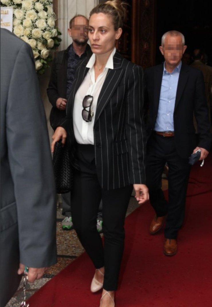 Ελεονώρα Μελέτη: Εμφανώς συγκινημένη στην κηδεία του...