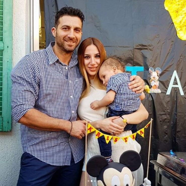 Κυριάκος Πελεκάνος: Το συγκινητικό μήνυμα για τα πρώτα γενέθλια του γιου του, η αναφορά στη μητέρα του και το ατύχημα στο party!