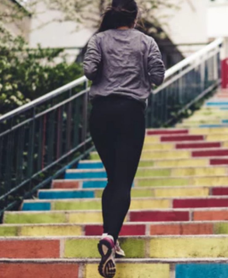 Άσκηση στο σπίτι! Πώς να γυμναστείτε στη σκάλα σας!