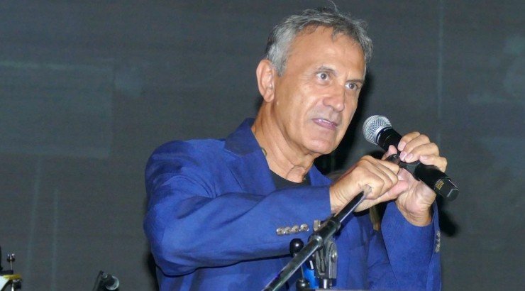 Σε πένθος ο Γιώργος Νταλάρας: "Καρολίνα κι Ερασμία μου, σας στέλνω μια μεγάλη αγκαλιά"