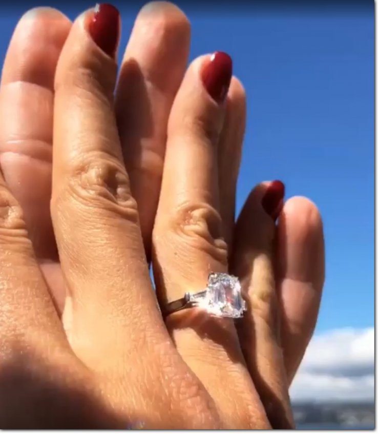 Γνωστός ποδοσφαιριστής και πανέμορφο μοντέλο παντρεύονται και το ανακοίνωσαν με ένα υπέροχο βίντεο