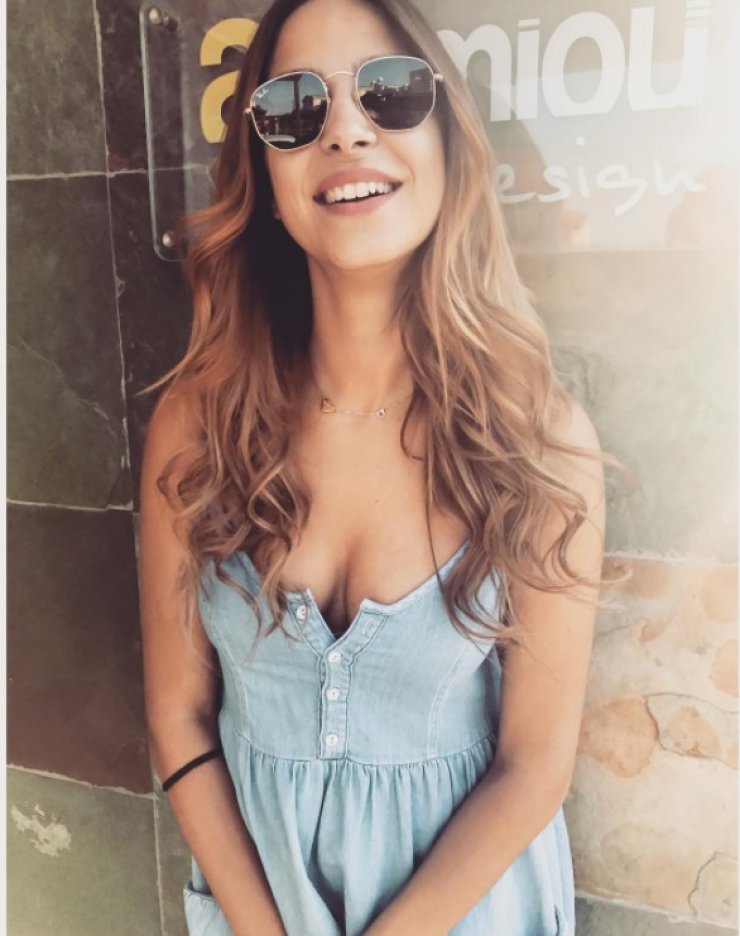 Δείτε την Κωνσταντίνα Ευριπίδου να τρώει live στην εκπομπή της από τη Σκίαθο τα πιττάκια του Ντάνου