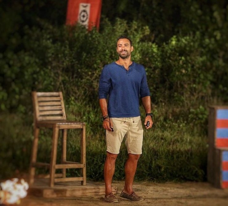 Ο Σάκης Τανιμανίδης βγάζει την πρώτη selfie με το Γιώργο Αγγελόπουλο