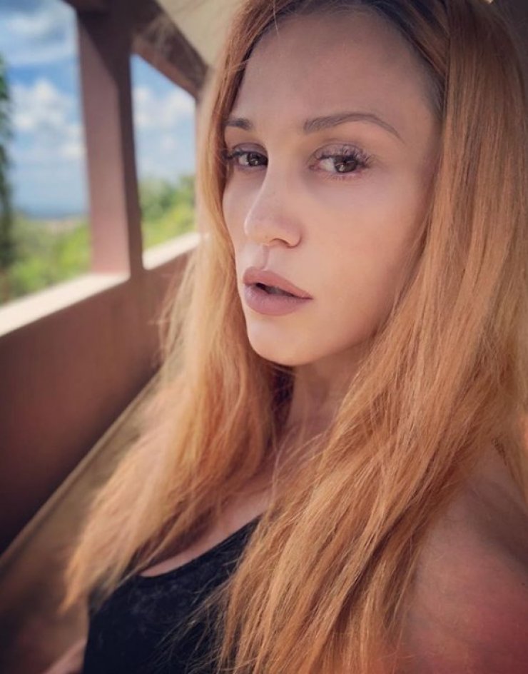 Wow! Η Πηνελόπη Αναστασοπούλου έκανε το πιο ανατρεπτικό hair look στον έβδομο μήνα της εγκυμοσύνης της!