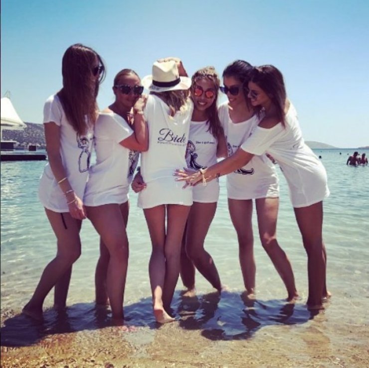 Γάμος στην ελληνική showbiz! Το hens party λίγο πριν να ανέβει τα σκαλιά της εκκλησίας