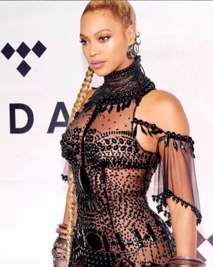 Beyonce: Μας δείχνει για πρώτη φορά τα δίδυμα της
