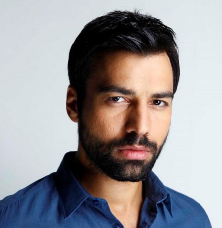 Aνδρέας Γεωργίου: Πρωί πρωί ημίγυμνος στο instagram [εικόνα]