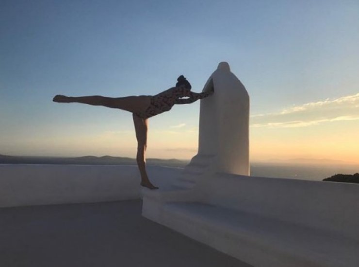 Eλληνίδα παρουσιάστρια είναι 7 μηνών έγκυος και το κρατούσε κρυφό!