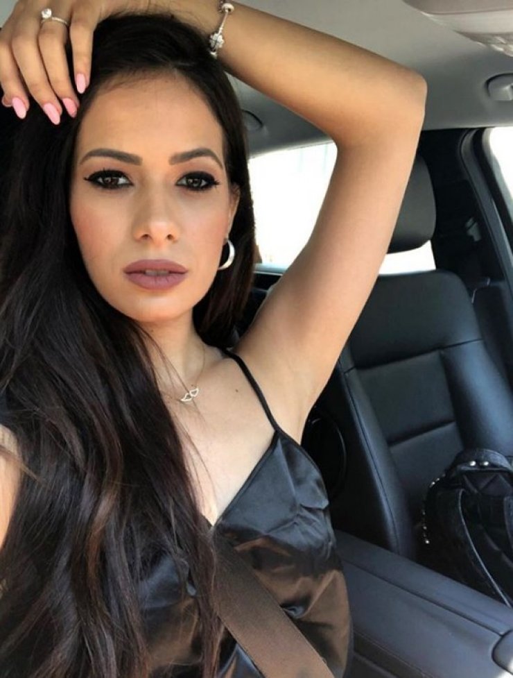 Η βραδινή έξοδος της Μαρίας Κορτζιά με τη μητέρα και την πεθερά της!