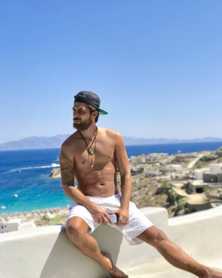 Μάριος Πρίαμος: Μετά την επώνυμη Κύπρια διασκέδασε με Ελληνίδα ηθοποιό στη Μύκονο