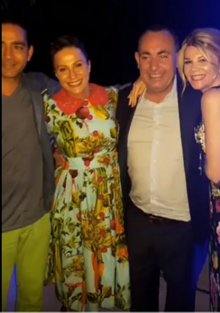 Τα γενέθλια του γαμπρού του Προέδρου δίπλα στο κύμα! [φωτογραφίες & βίντεο]