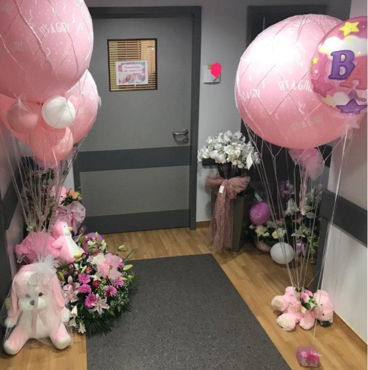 Επώνυμος κούκλος Έλληνας έγινε μπαμπάς και στέλνει το δικό του μήνυμα στους θαυμαστές του