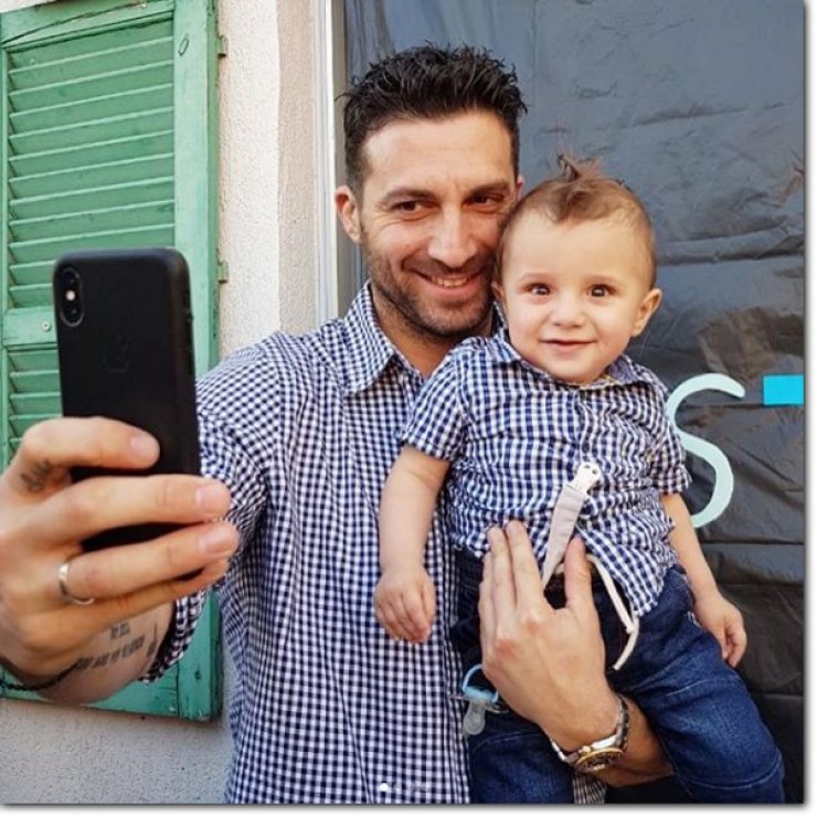 Κυριάκος Πελεκάνος: Μας έδειξε τι κάνει στο αυτοκίνητο μαζί με τον γιο του και μας προκάλεσε γέλιο