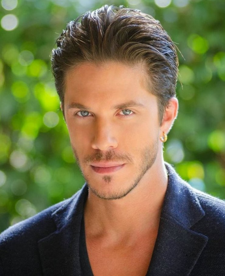 Γιάννης Καραολής: Ποιός είναι ο Κύπριος σωσίας του Νίκου Οικονομόπουλου