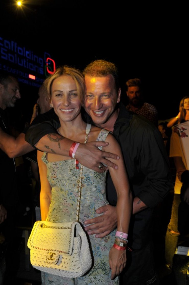 Οι καλοκαιρινές διακοπές του Χρύσανθου Τσουρούλλη και της Έμιλυς Γιολίτη 