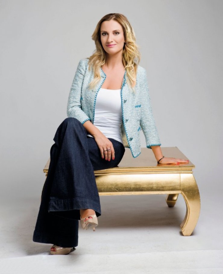 Πρόσωπο έκπληξη θα αντικαταστήσει τη Γωγώ Αλεξανδρινού στο "Μεσημέρι και κάτι" όταν θα απουσιάζει με άδεια μητρότητας