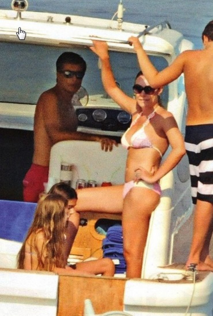 Στεφανίδου-Ευαγγελάτος: Οικογενειακές διακοπές με το σκάφος τους