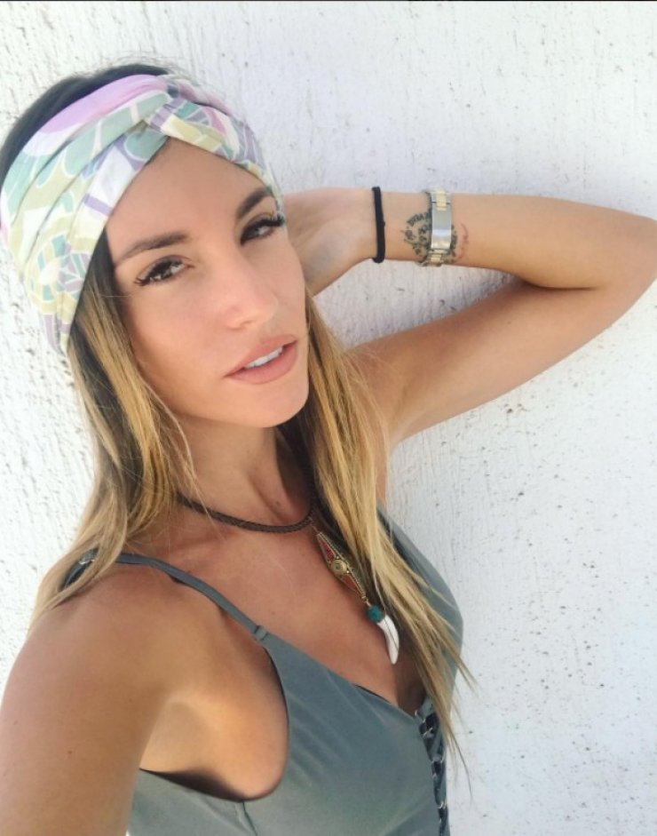 Η Wikipedia "πέθανε" την Αθηνά Οικονομάκου